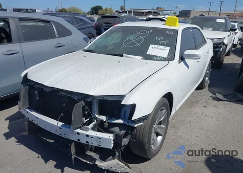 2019 Chrysler 300 300S из США, поврежденный, VIN 2C3CCABG6KH561472